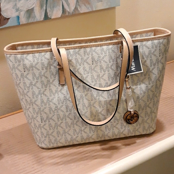 NWT MK-Micheal Kors Jet Set Travel Tote